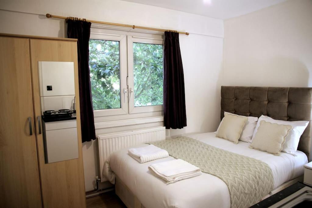 Ensuite With Kitchen Stunning Double-Bed Room In Zone 2 Лондон Екстер'єр фото