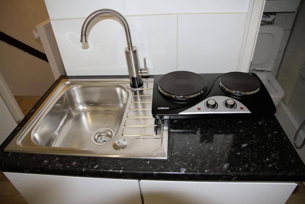 Ensuite With Kitchen Stunning Double-Bed Room In Zone 2 Лондон Екстер'єр фото
